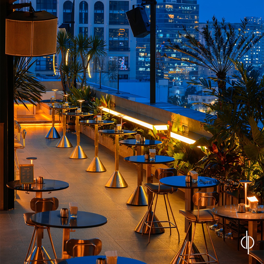 Zion Sky Lounge & Dining — không gian rooftop tầng 14 Quận 1 02