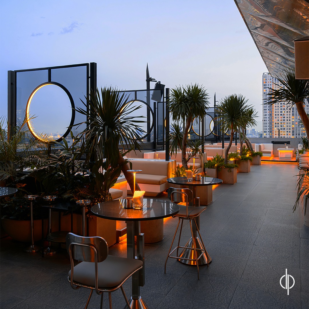 Zion Sky Lounge & Dining — không gian rooftop tầng 14 Quận 1 05